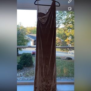 Floor length, one shoulder bridesmaid dress (size XL)